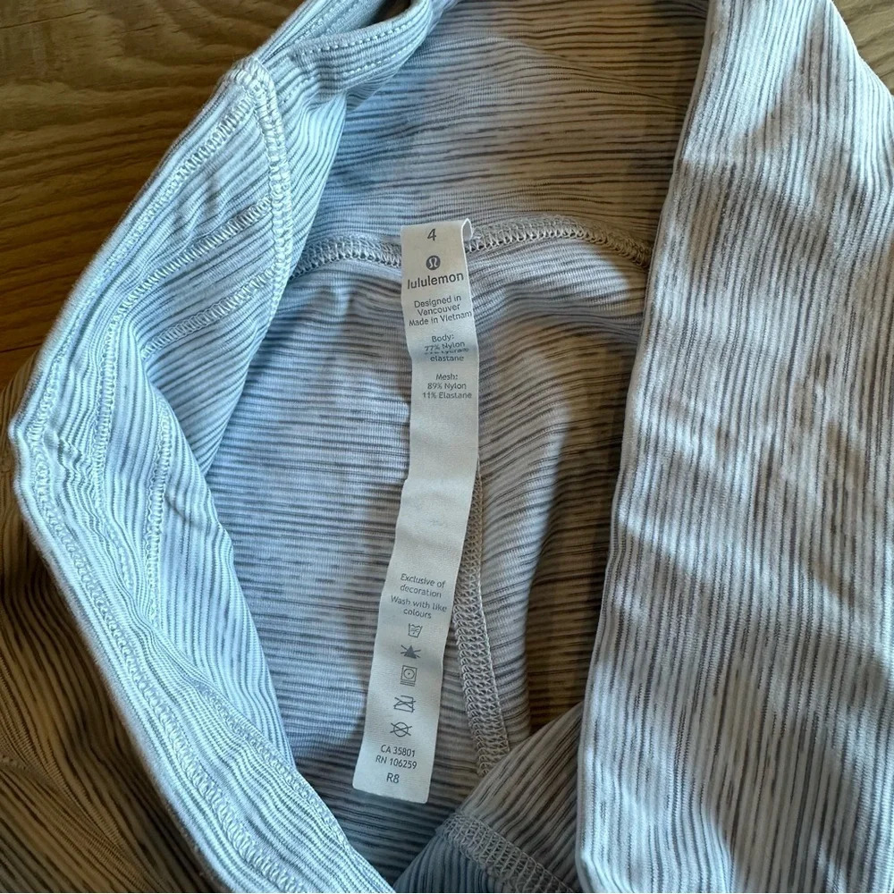 Lululemon women’s Train Times Crop leggings *21" size 4 Ice Grey Alpine White - Picture 10 of 12
